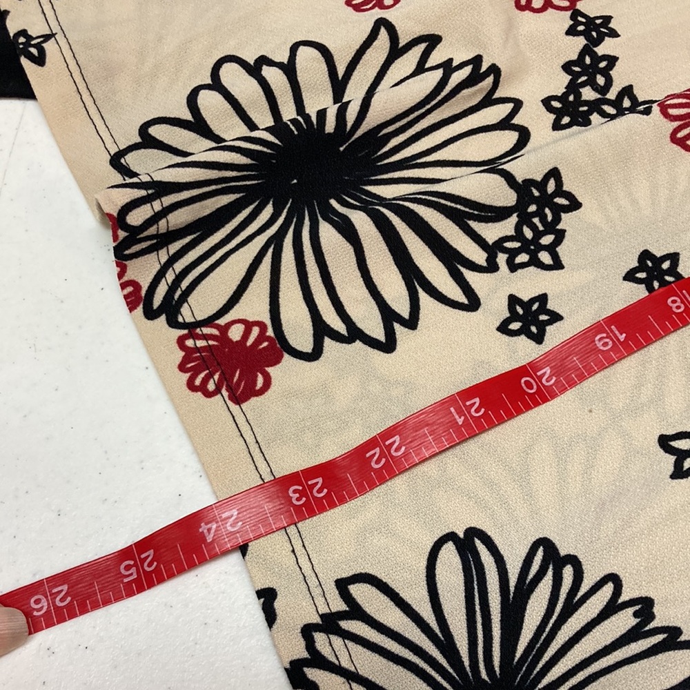 Mm Mm Mm Floral Tie Back Cream, Black, Red Ladies Blouse - Picture 5 of 7